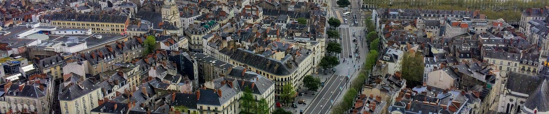 une vue aérienne de la ville de Nantes