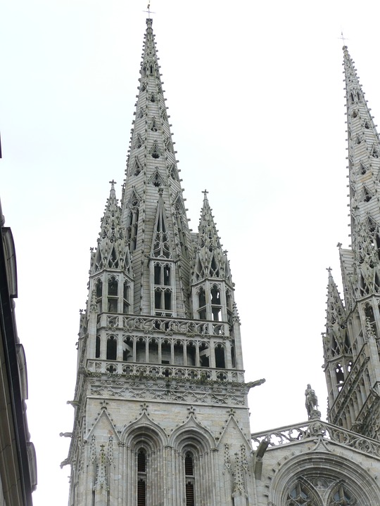 Flèche cathédrale St-Corentin à Quimper en Bretagne